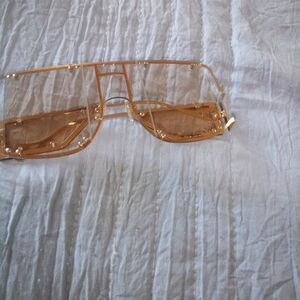 Champagne ladies 🔥🔥🔥 oversized,but they are supposed to be!